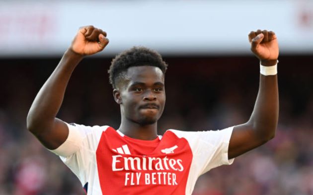 Bukayo Saka – 7: Không trực tiếp đóng góp dấu giày vào các bàn thắng của đội nhà nhưng Saka vẫn sắm vai như 1 mũi khoan phá khó chịu bên biên phải. Ngôi sao người Anh với nguồn năng lượng dồi dào cùng nhãn quan chiến thuật sắc bén khiến các hậu vệ Leicester phải toát mồ hôi theo kèm.